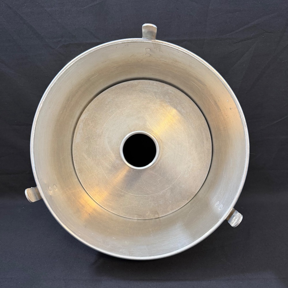 Vintage Worthmore Aluminum Angel Food Cake Pan 2 Piece Tube Pan with Feet USA